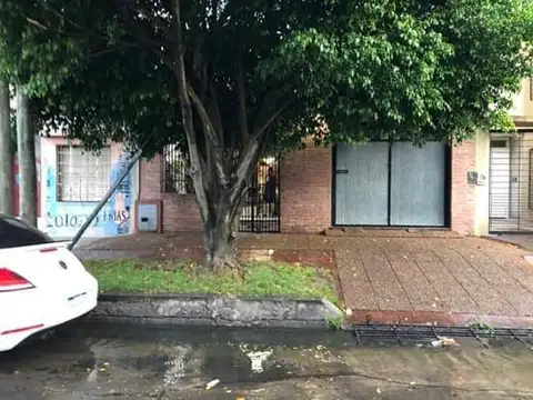 Casa Chalet  en Venta ubicado en Lanús Este, Lanús