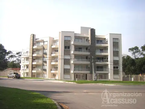 Punta del Este -  en Venta - San Rafael - 3 dormitorios 2 baños parrilla piscina jardín parrillero