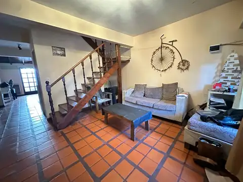 Depto Tipo Casa en Venta de 3 ambientes