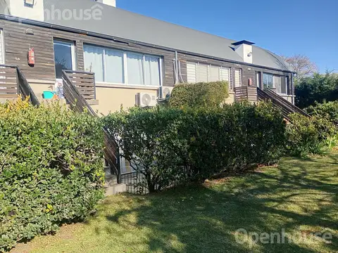Alquiler Dúplex 3 Ambientes con Escritorio y cochera techada en Complejo con Pileta -Villa Morra, Pi