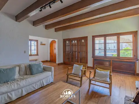 Casa 5 ambientes con 2 baños