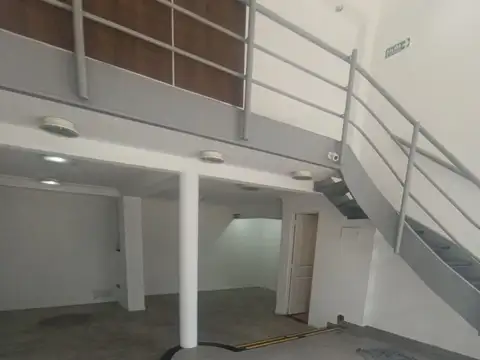 Local en Alquiler en Flores, $ 1.700.000