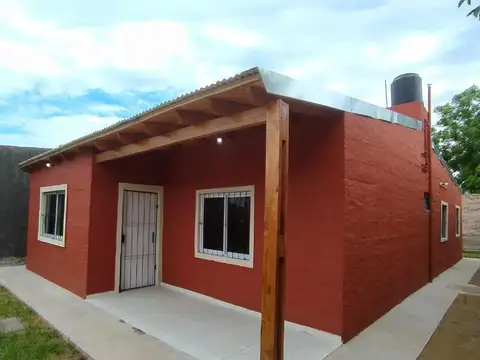Alquilo Casa a estrenar 3 dormitorios excelente entorno