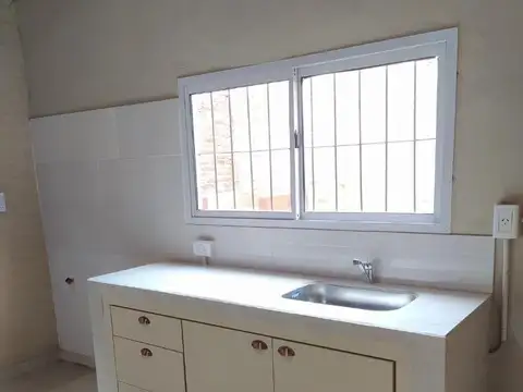 Alquilo Casa a estrenar 3 dormitorios excelente entorno