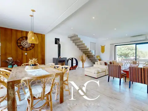 Casa 5 ambientes con 3 baños