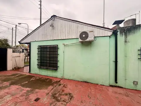 Casa en Venta con 4 cocheras