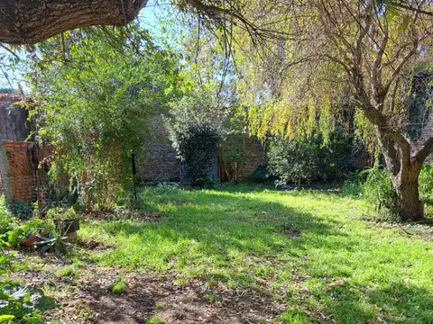 Casa 9 ambientes con 3 baños