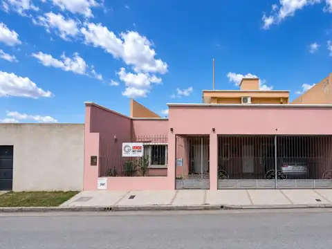 CASA + SALON COMERCIAL - BARRIO INTERSINDICAL - ZONA SUR DE SALTA CAPITAL