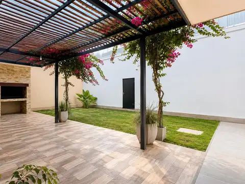 CASA + SALÓN COMERCIAL EN VENTA - ZONA SUR