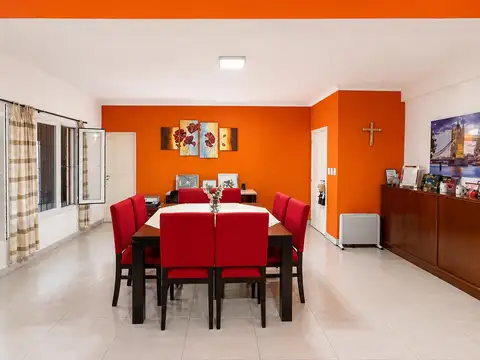 CASA + SALON COMERCIAL - ZONA SUR