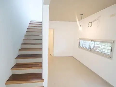 Depto Tipo Casa en Venta de 2 ambientes