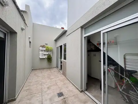 Depto Tipo Casa en Venta en Barrio Industrial, USD 138.000