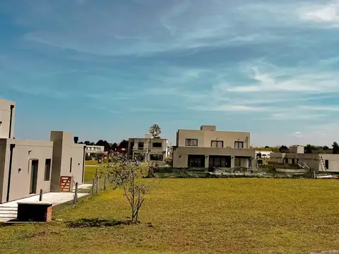 Terreno en Venta 30  mts Fondo