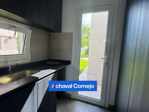 Casa en Puertos, Vistas con amplio jardín