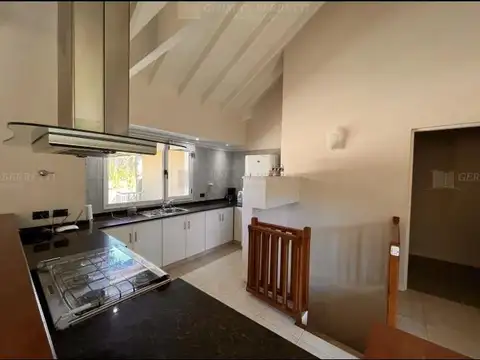 Casa en Alquiler Temporal de 4 dormitorios