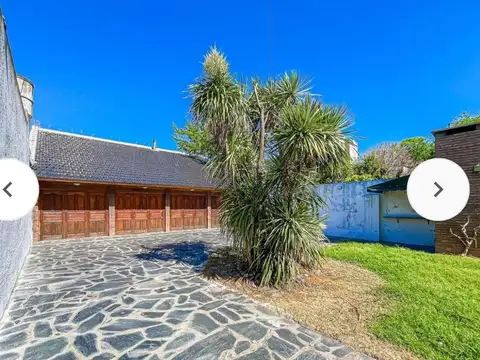 Casa en Venta con 5 cocheras