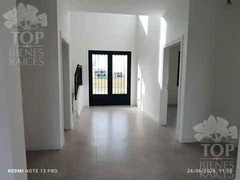 Casa 6 ambientes con 3 baños