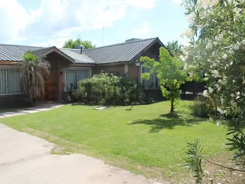 VENTA- ¡OPORTUNIDAD ÚNICA EN MORENO! CASA CON PARQUE Y PILETA EN UN LOTE DE 1000