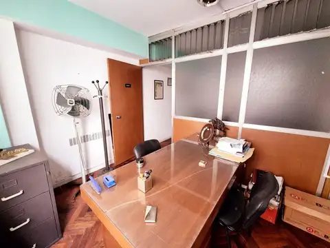 Alsina 1500, Piso 1