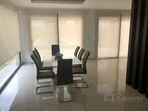 Casa 5 ambientes con 3 baños
