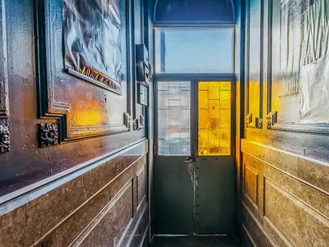 PH al frente en Villa Crespo: vivienda con 17 habitaciones, terraza y sin expensas