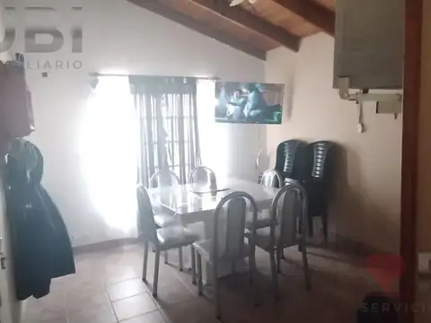 Casa 5 ambientes con 1 baño