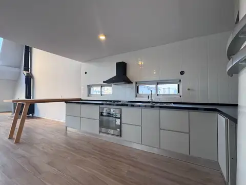 Departamento 5 ambientes con 3 baños