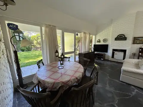 Casa en Alquiler Temporal en Cantegril, USD 4.950