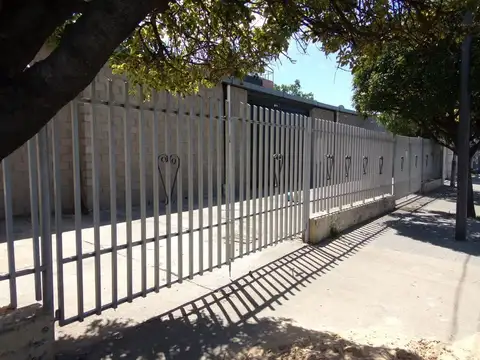 GALPÓN EN ALQUILER SOBRE BV OROÑO Y AV URIBURU