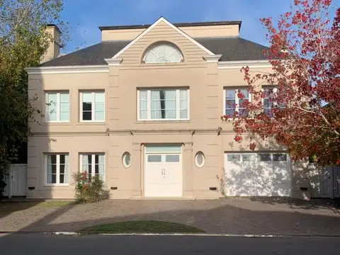 Casa 6 ambientes con 6 baños