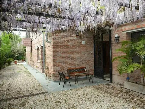 Casa 6 ambientes con 5 baños