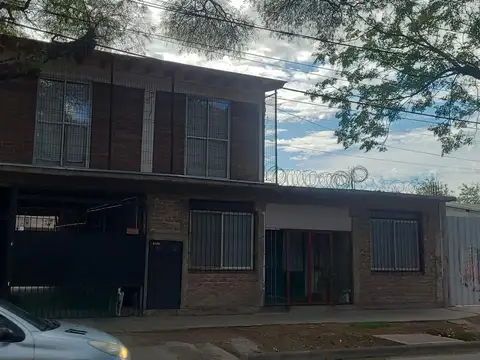 COMPLEJO DE 5 DEPTOS INMEJORABLE UBICACIÓN