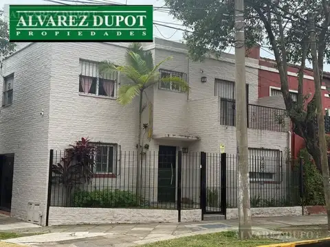 casa tipo PH en esquina