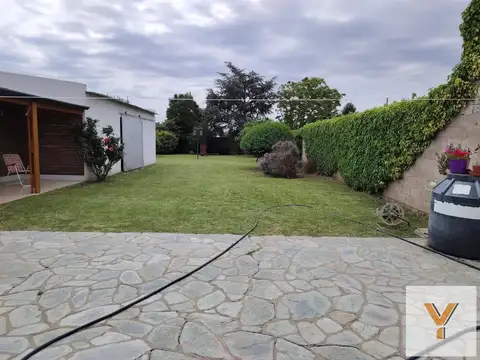 Casa en Venta - 4 Dormitorios 2 Baños - 812mts - Saavedra