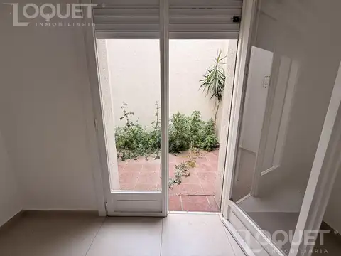 Casa interna refaccionada, 2 dormitorios, en venta. A metros de Bv. Pellegrini