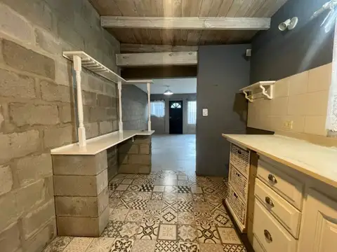 Unanue 5900, Piso 0