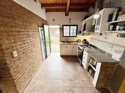 Casa con Pileta en Casuarinas 3
