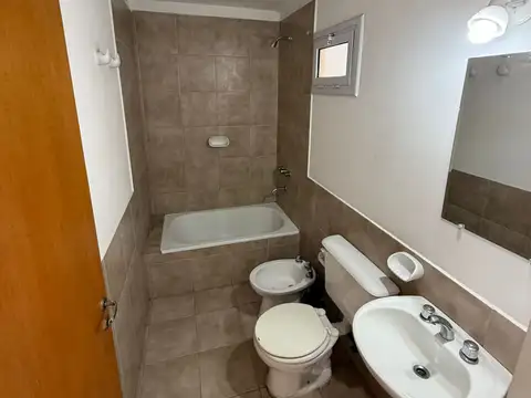 Departamento en Alquiler en General Roca, $ 700.000
