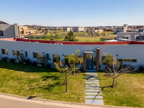 Casa 5 ambientes con 3 baños