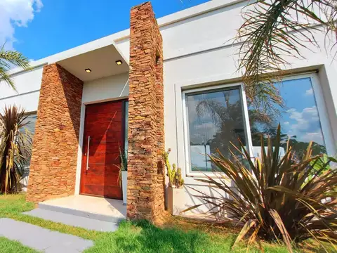 Casa en Alquiler en San Sebastián, USD 1.100