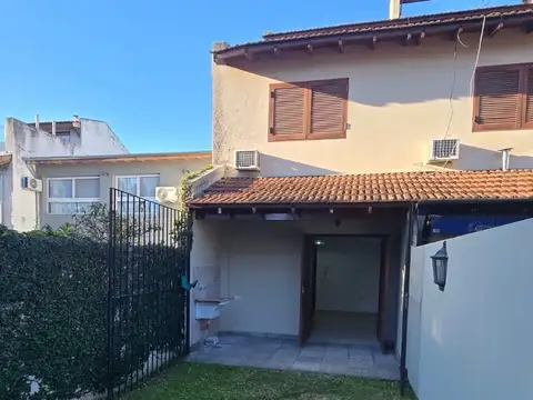 Casa 5 ambientes con 1 baño