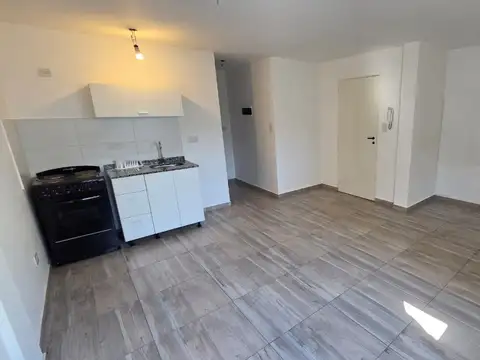 Excelente monoambiente de poca antiguedad en 2do piso. Ubicado en Azara 851, Lomas de Zamora