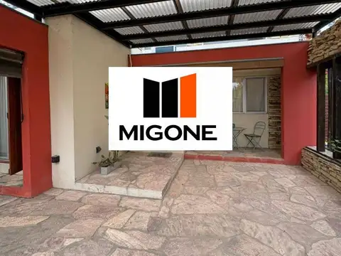 Casa 4 ambientes con 2 baños