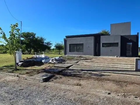 VENDO Casa de 3 dorm.  A ESTRENAR  Tejas 4
