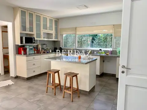 Casa 7 ambientes con 3 baños