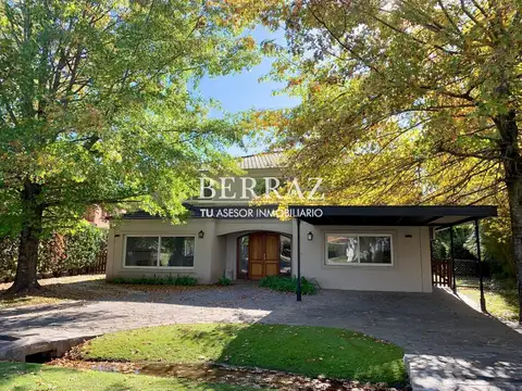 Casa venta 7 ambientes en Ayres de Pilar lote de 1056 m2