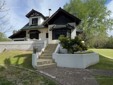 Casa 5 ambientes con 3 baños