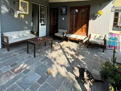 Casa 4 ambientes con 3 baños