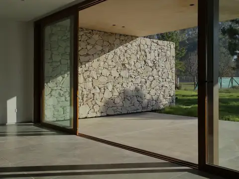 Casa 6 ambientes con 2 baños
