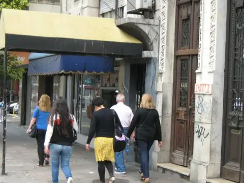 DEPÓSITO EN VENTA EN ALMAGRO 190 M2 OPORTUNIDAD 